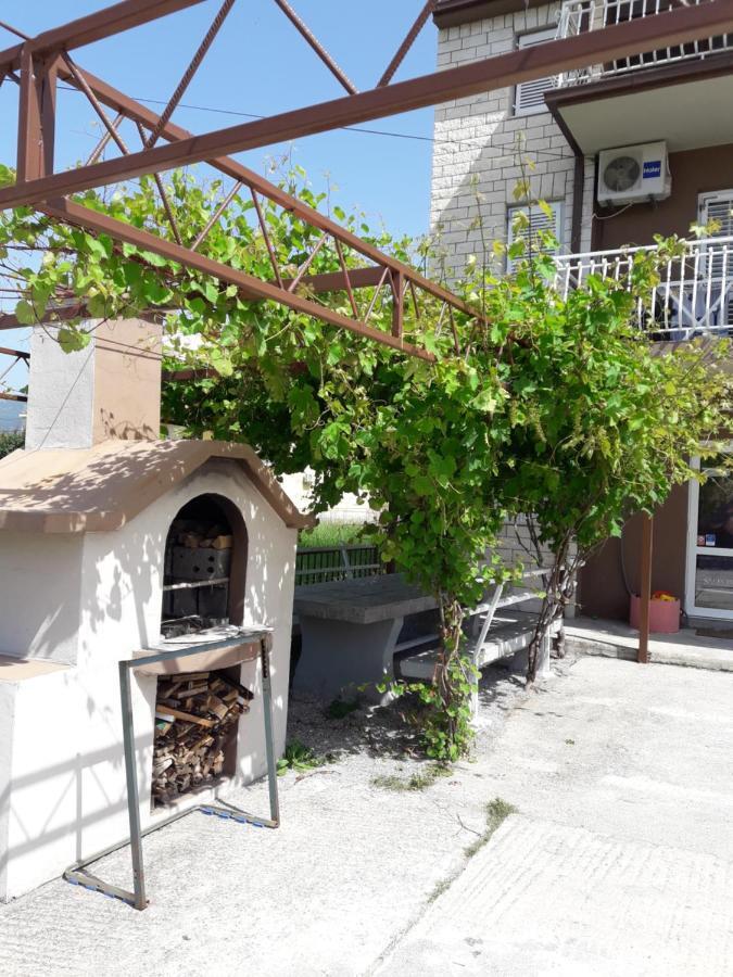 Pauli Apartment Kastela Exterior photo